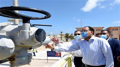 رئيس الوزراء يشهد تشغيل خط الشحن البحري بطول 8 كم والشمندورة البحرية الجديدة 