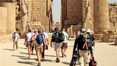 برلمانية المؤتمر تطالب الحكومة باتخاذ قرار عودة السياحة العالمية