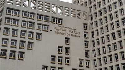 تحصيل 2,8 مليار جنيه ضرائب ورسوم بجمارك 