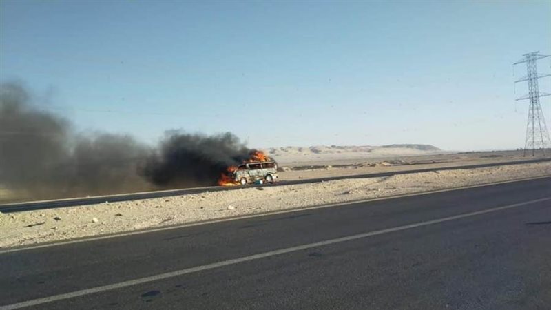 حريق السيارة بطريق