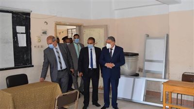 محافظ المنيا يتفقد عددًا من لجان امتحانات الثانوية العامة للدور الثاني