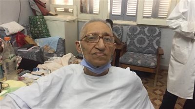 تادرس.. الطبيب الذي أنقذه الغلابة بمعجزة إلهية !!