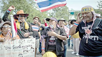 بانكوك بوست: مسيرة تطالب باستقالة رئيس الوزراء التايلاندي وحل البرلمان