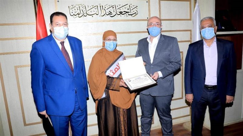 تكريم الام المثالية