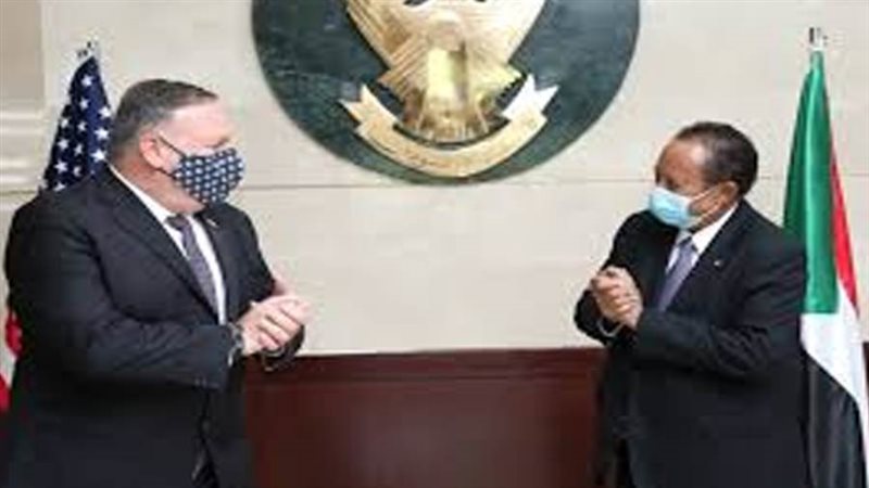 حمدوك وبومبيو أثناء