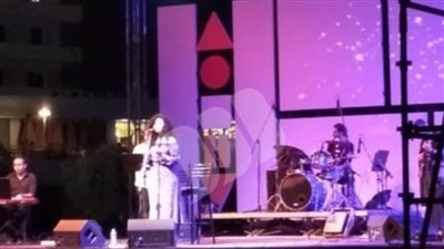 المطربة نوران تحيي حفل المهرجان الصيفي بمكتبة الإسكندرية