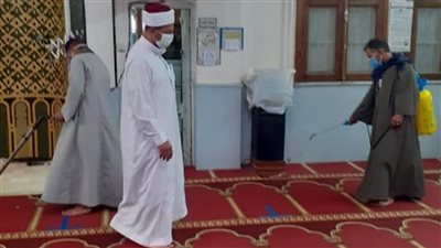 الأوقاف تواصل تنظيف وتعقيم المساجد 