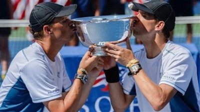 الزوجي الأسطوري «بوب ومايك براين» يعتزلان رياضة التنس