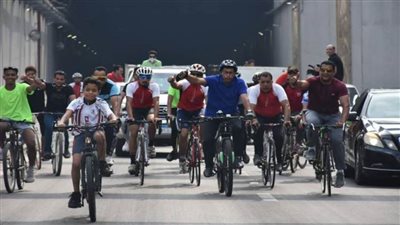 وزير الرياضة يقود ماراثون دراجات بمنطقة أنفاق بورسعيد الجديدة