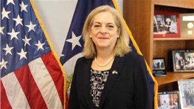 السفيرة الأمريكية بالكويت تنفي استثناءها من زيارات المسؤولين الأمريكيين بسبب موقفها من التطبيع مع إسرائيل