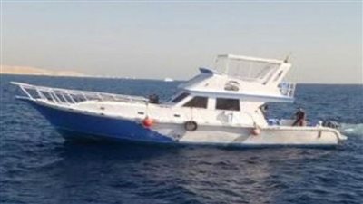 تفاصيل تداول فيديو بقيام شخص بإلقاء مخلفات من لنش بالنيل