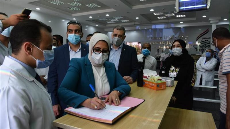 هالة زايد خلال الزيارة