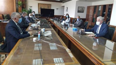 وزير الري ومحافظ جنوب سيناء يبحثان مشروعات الموارد المائية  