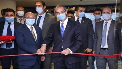 وزيرا العدل والاتصالات يفتتحان مكتب التوثيق المميز بالمركز التجاري 