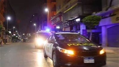 القبض على عامل استغل موقعه الوظيفي في إيقاف رصف طريق 