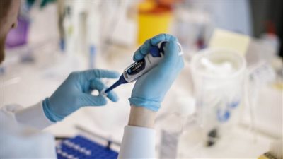 مركز روسي يختبر لقاح كورونا على موظفيه من كبار السن