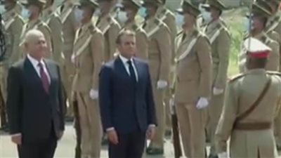الرئيس العراقي يستقبل نظيره الفرنسي في قصر السلام ببغداد