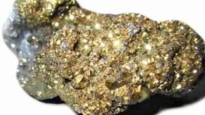 ضبط 8 أطنان أحجار بحوزة 5 أشخاص بأسوان