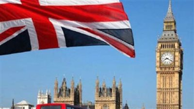 الحكومة البريطانية تعيد فرض قيود فيروس كورونا بعد ساعات من رفعها