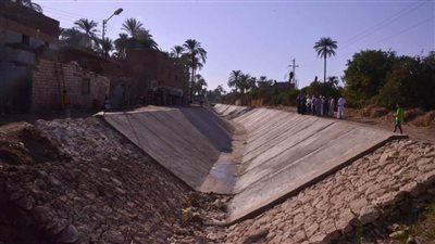 تبطين ترعتين بمركز أسيوط بتكلفة 3 ملايين و400 ألف جنيه