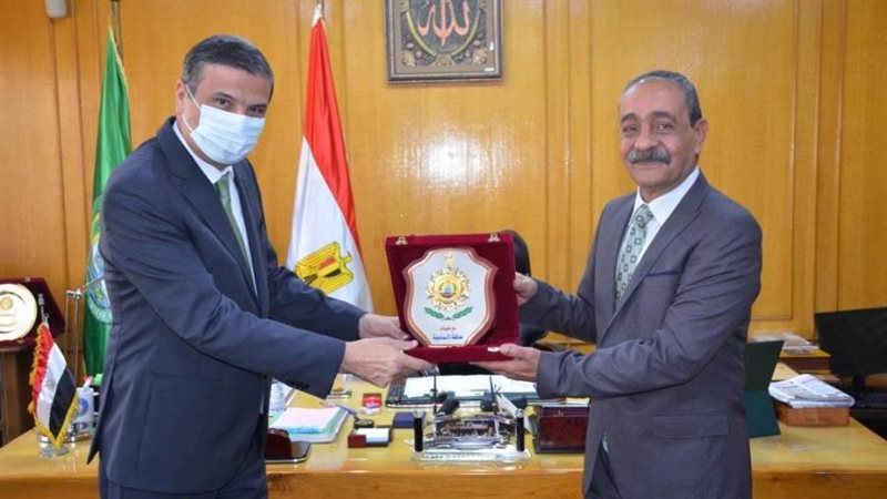 تكريم المحافظ رئيس