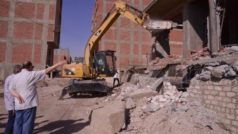 محافظ أسيوط يقود