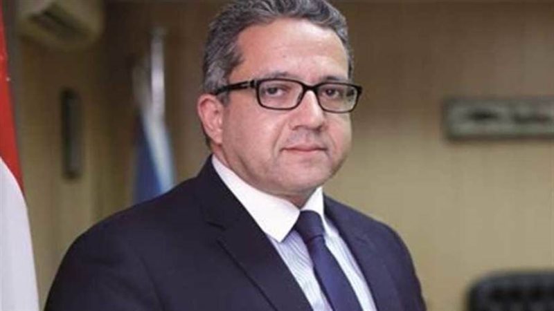 وزير السياحة والاثار