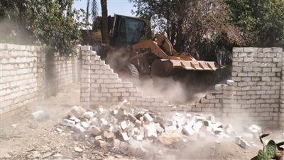 تنفيذ 15 قرار إزالة في حملة مكبرة بمركز البداري