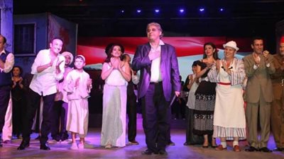 مخرج مسرحية 