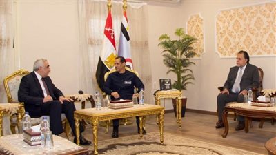 تنفيذًًا لتوجيهات السيسي..  الصحة: إرسال 12 طن مستلزمات وقائية إلى دولة العراق 