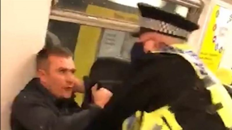 الراكب يصرخ في وجه