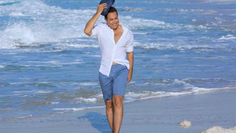 حكيم في أغنية أصحاب