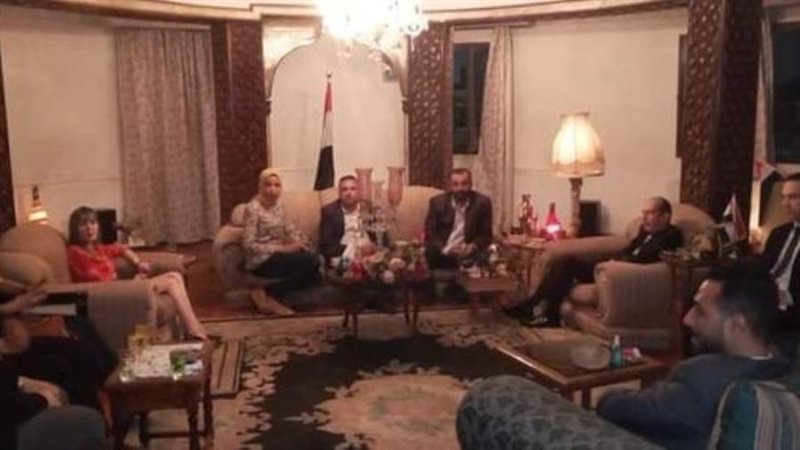 أثناء الإجتماع