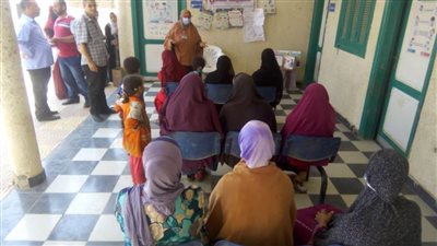 فحص 833 مواطنا بقافلة طبية مجانية ببني سويف