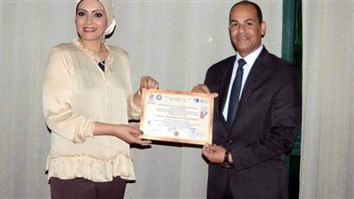 دكتوراه فخرية للصحفي هشام الشريف من أكاديمية كمبريديج للعلوم