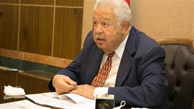 نقيب المحامين: 