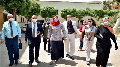 رئيس جامعة بني سويف يؤكد على استمرار التدريبات العملية