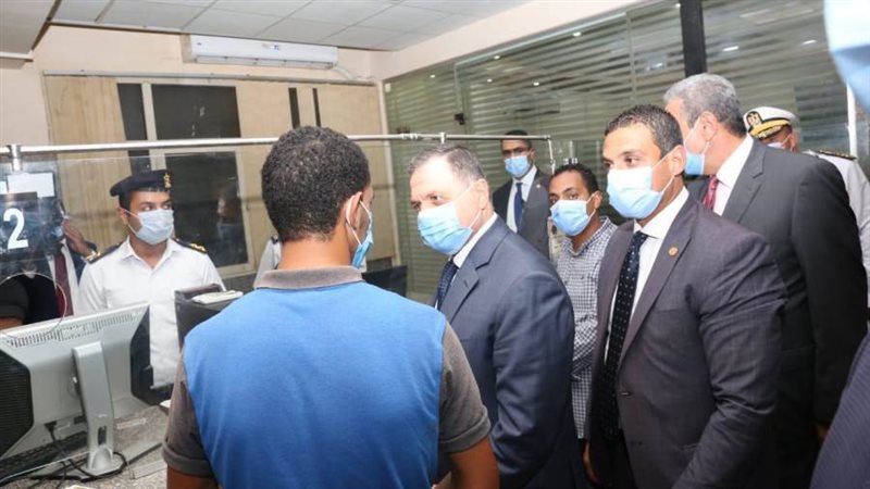 وزير الداخلية داخل