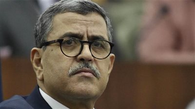 رئيس الوزراء الجزائري يبحث هاتفيا مع نظيره الفرنسي التعاون المشترك