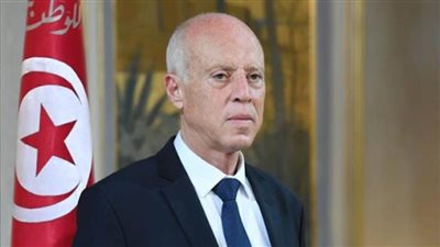 الرئيس التونسي يبحث مع قائد 