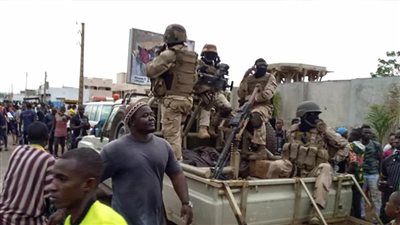 الجيش المالي يعلن مقتل 3 جنود في كمين وسط البلاد