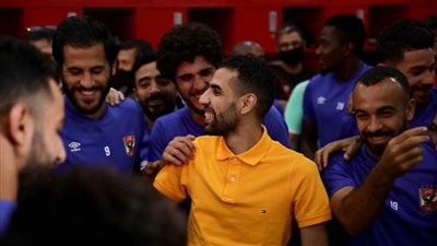 الأهلي يحتفي بمؤمن زكريا.. واللاعب يتسلم قيمة عقده كاملا