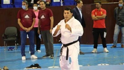 وزير الرياضة يشارك في مران رواد الكاراتيه بنادي الزهور