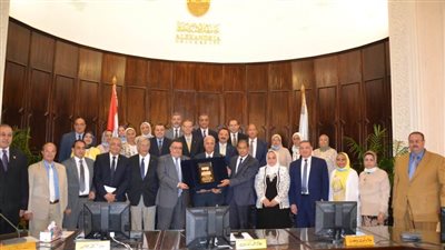 مجلس جامعة الإسكندرية يستعرض خطة الدراسة بنظام التعليم الهجين