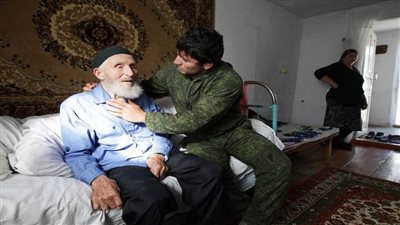 العلماء يربطون أشهر الولادة بطول العمر