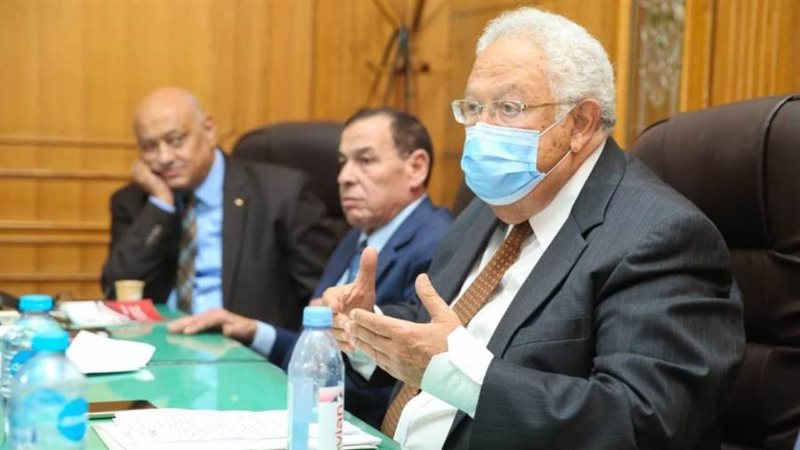 نقيب المحامين