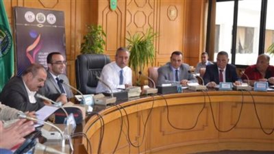 محافظ الإسماعيلية يستعرض الاستعدادات للشتاء ومواجهة تجمعات المياه