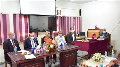 رئيس جامعة بني سويف يترأس مجلس كلية العلوم 