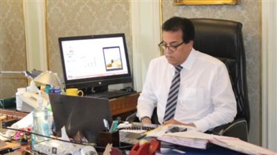 وزير التعليم العالي يؤكد أهمية العمل الجاد بملف التجارب السريرية