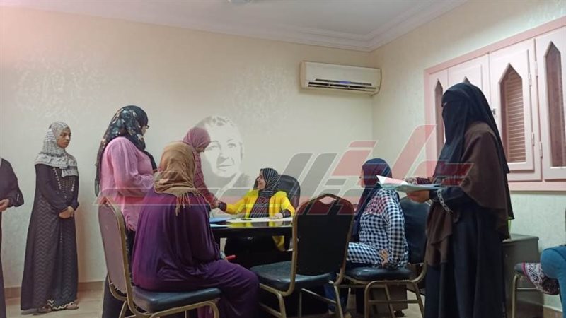 أثناء استقبال المواطنين